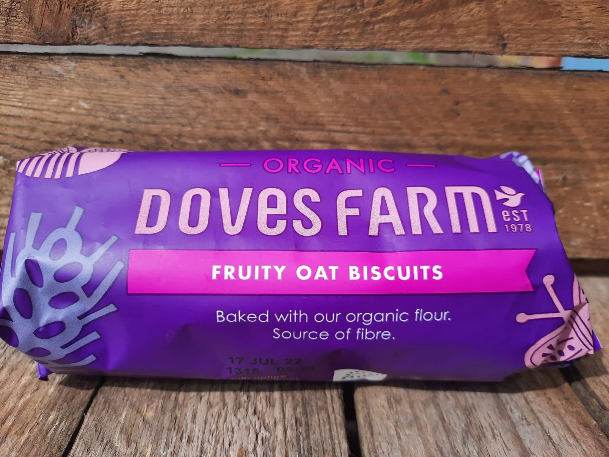Doves Farm Fruity Oat Biscuits 200g